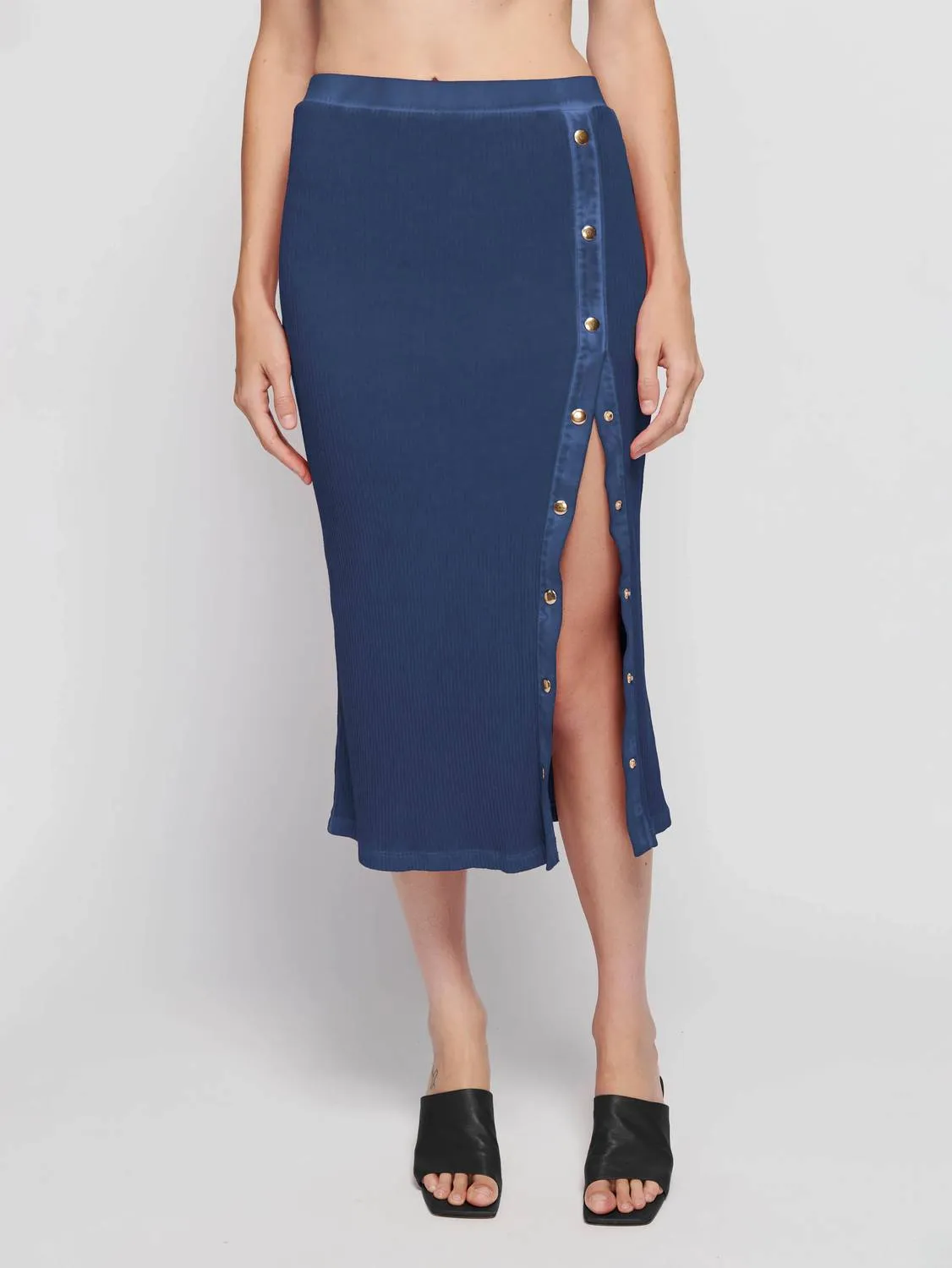 Cala Button Skirt In Denim
