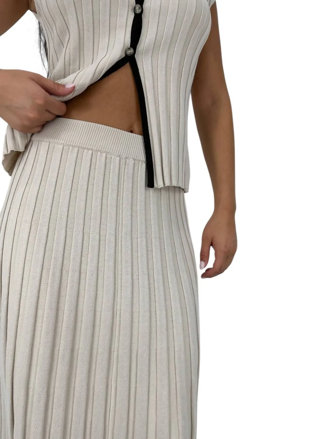 Contrast Trim Ribbed Knit Midi Skirt In Beige And Black
