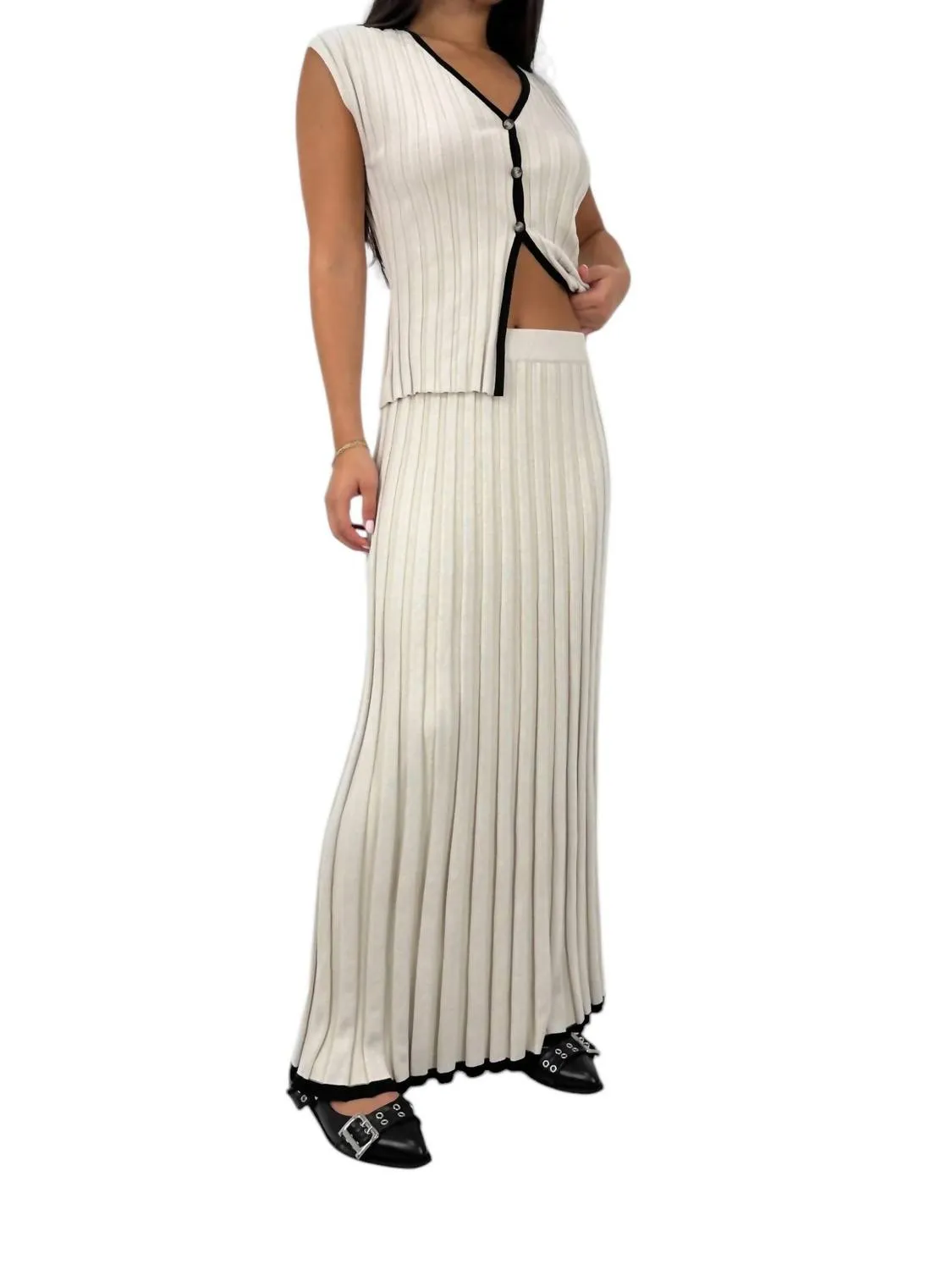 Contrast Trim Ribbed Knit Midi Skirt In Beige And Black
