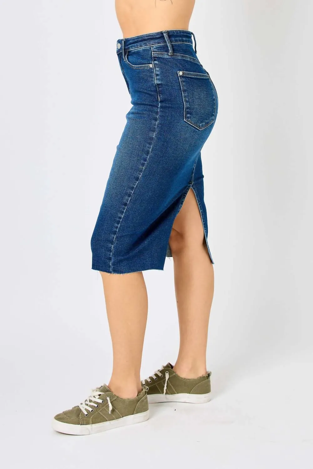 Downtown Stroll Skirt In Medium Wash