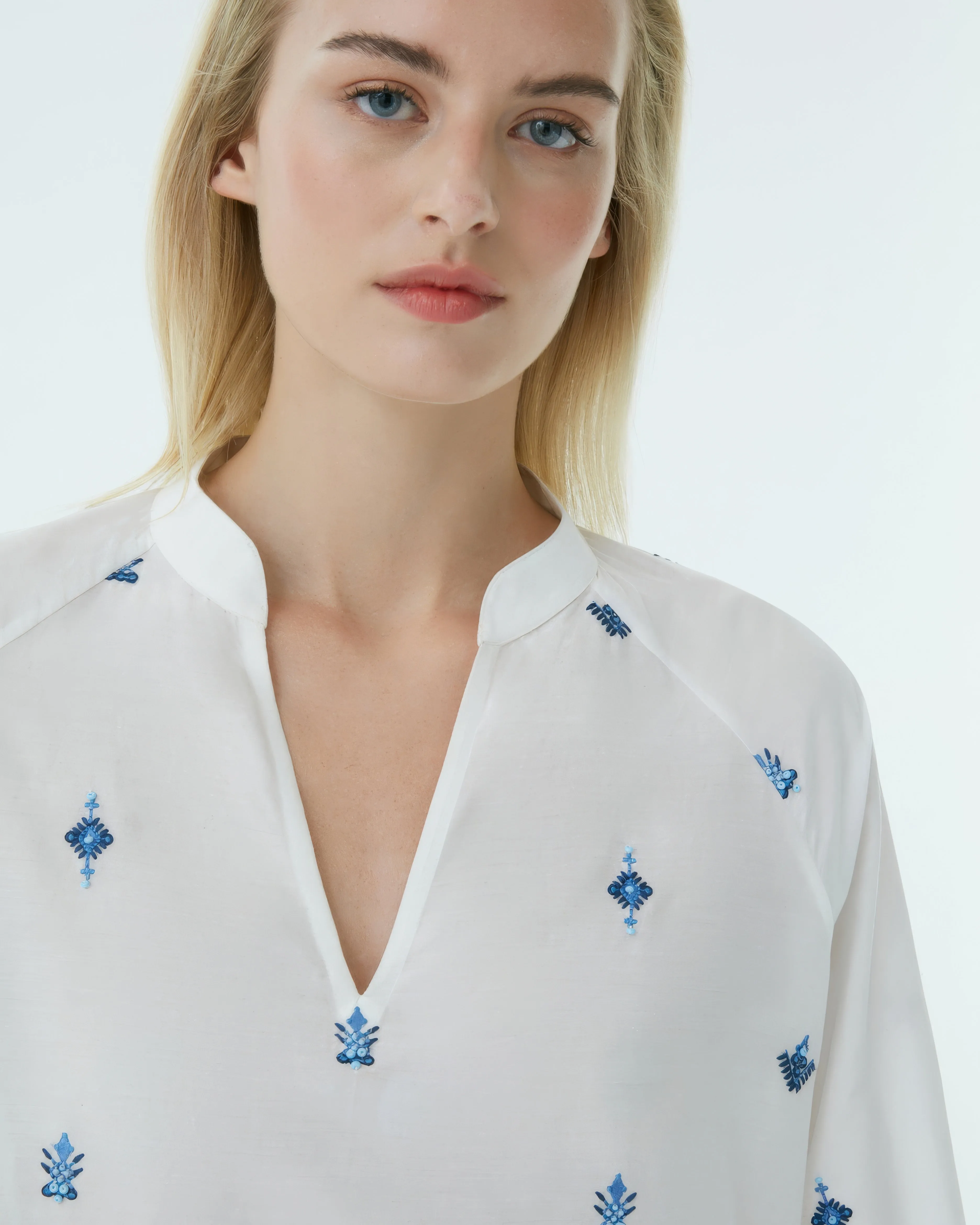 Ilizia Shirt with Astragal Embroidery