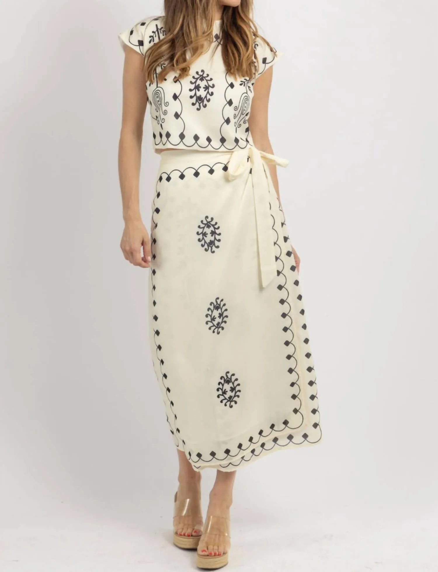 Kamora Skirt Set In Ivory