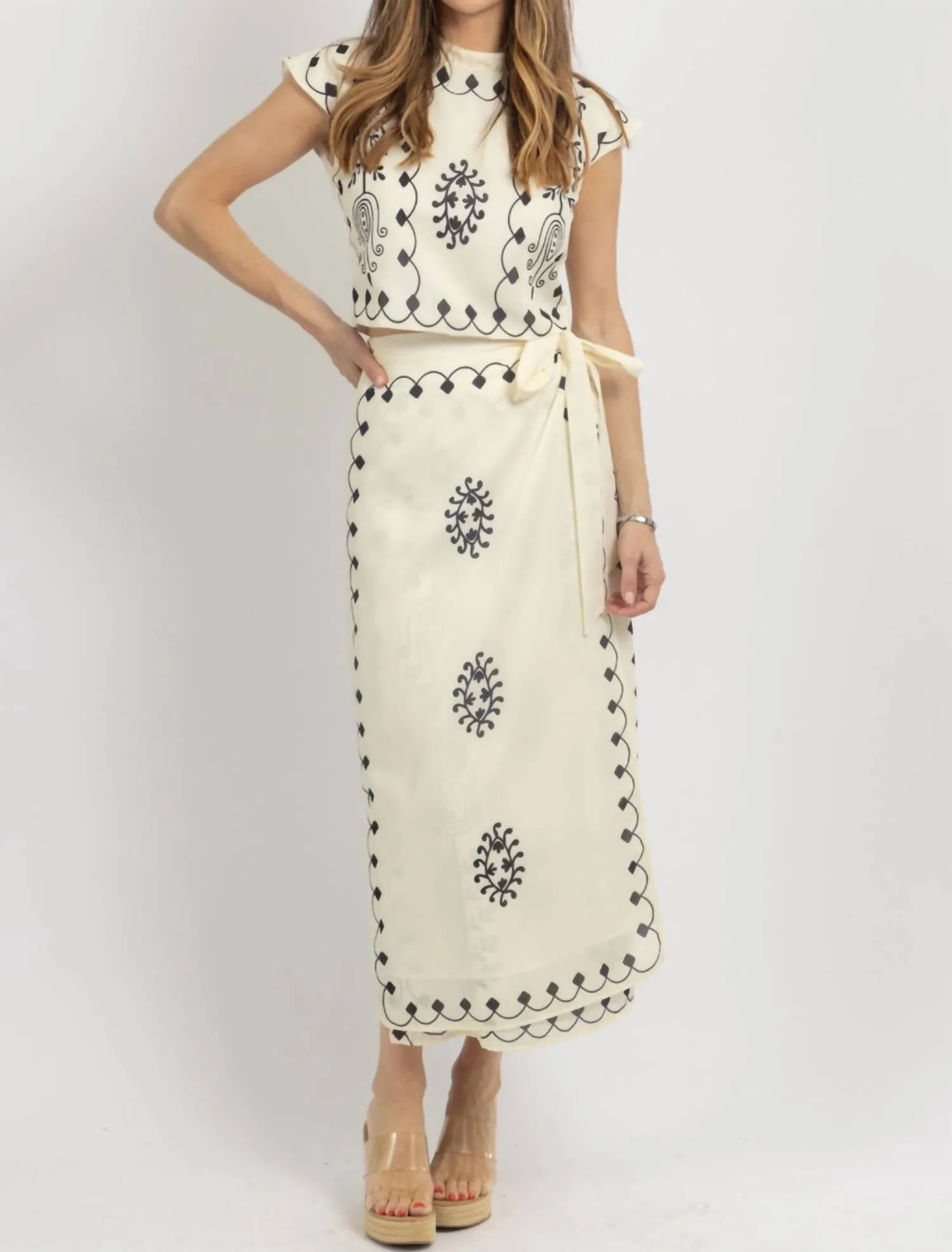 Kamora Skirt Set In Ivory