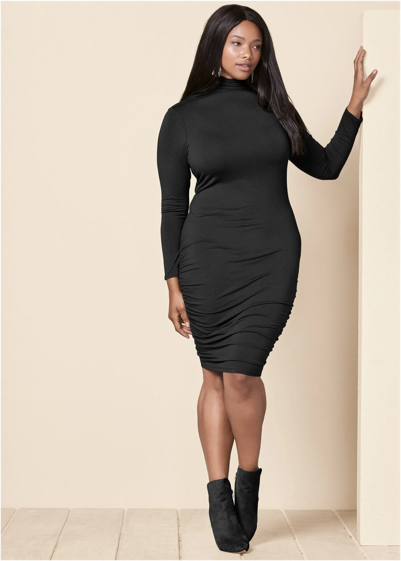 Long Sleeve Ruched Dress - Black