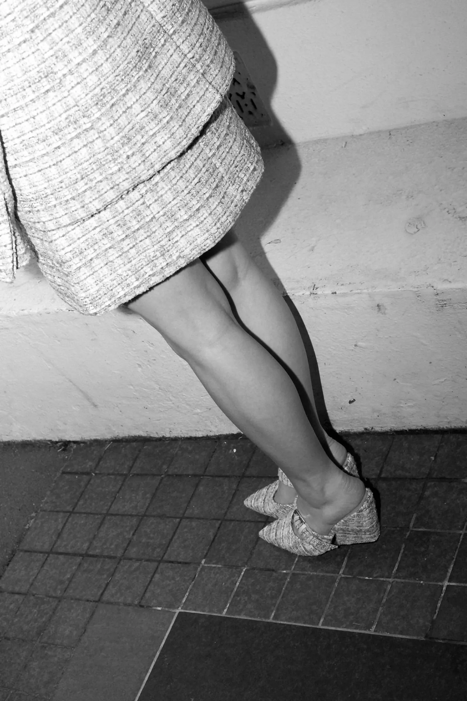 Nola Mid Rise Mini Skirt In Oat Tweed