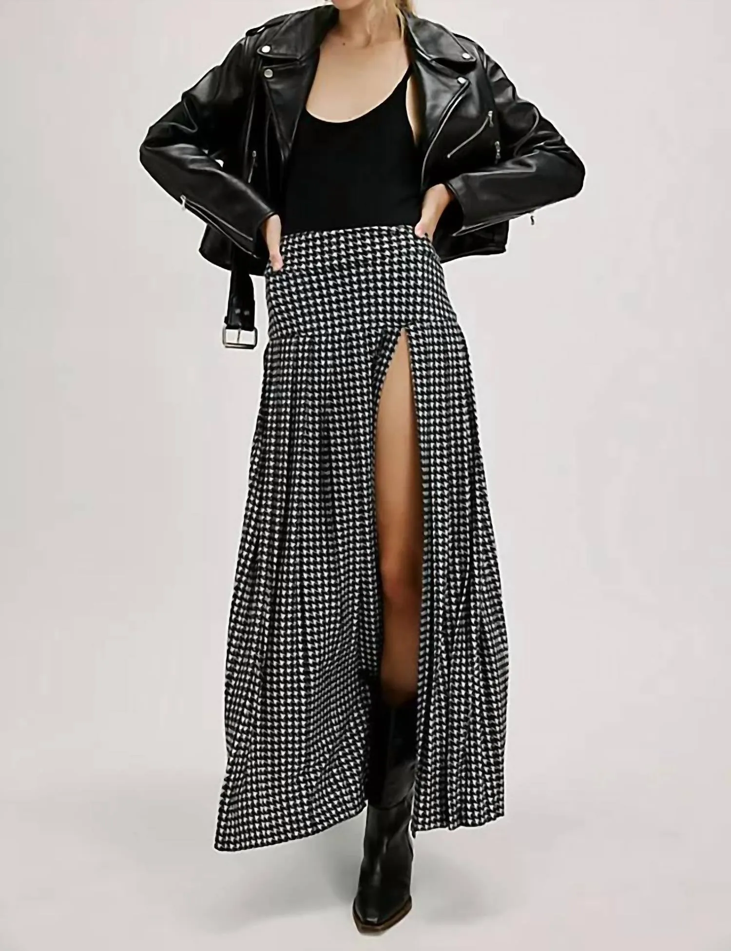 Pleated Long Skirt With Slit In Large Houndstooth