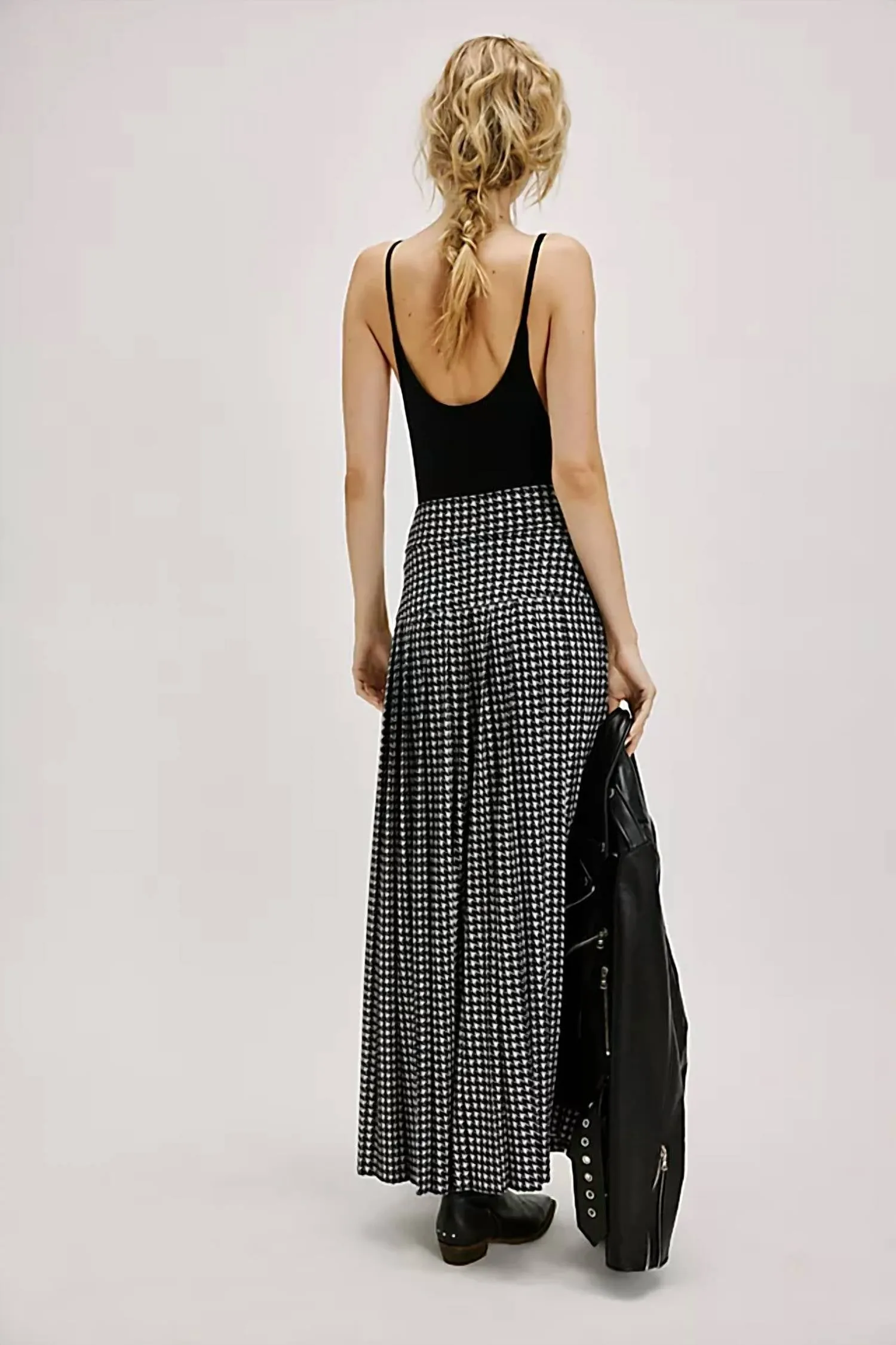 Pleated Long Skirt With Slit In Large Houndstooth