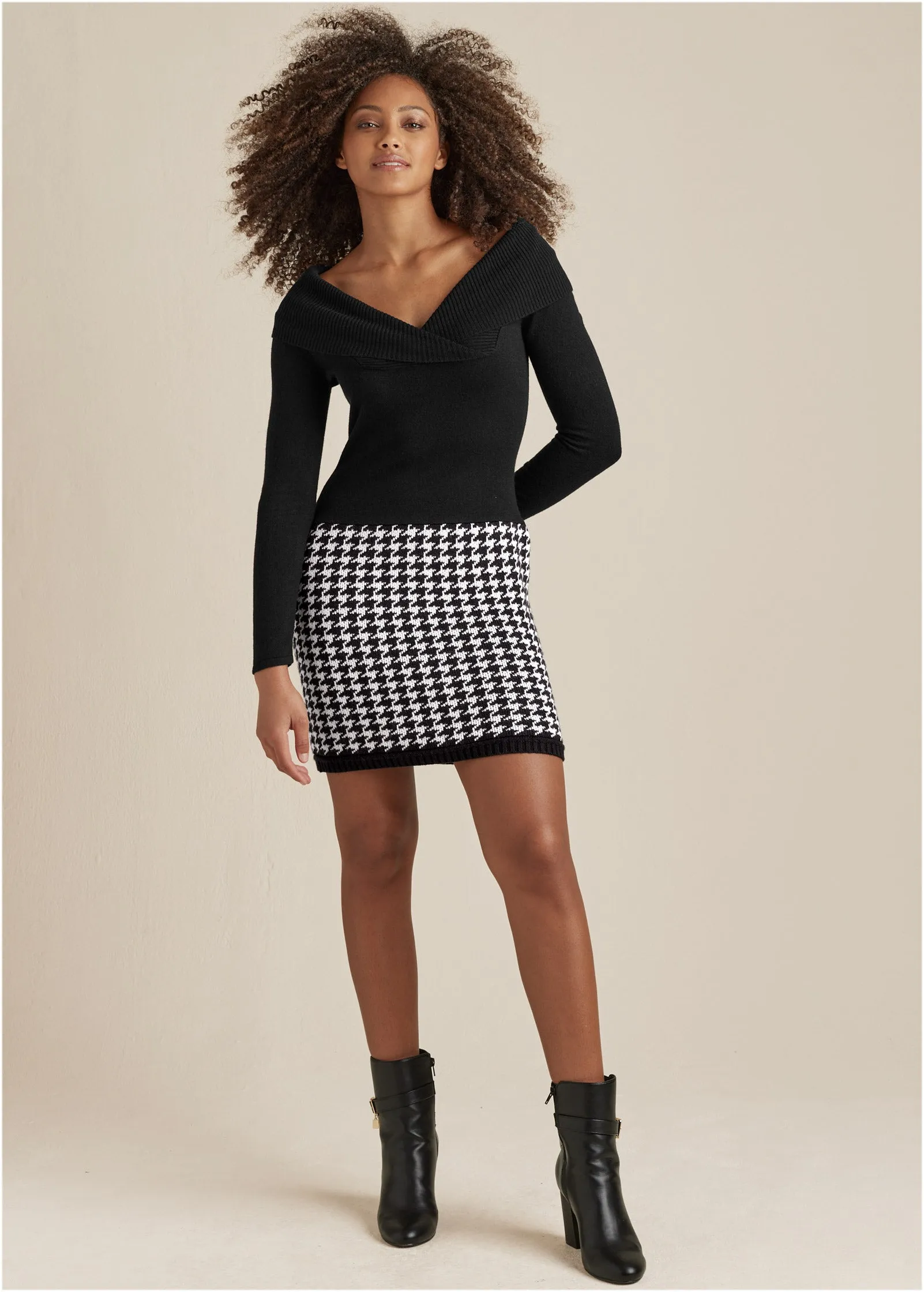 Printed Sweater Dress - Black Multi