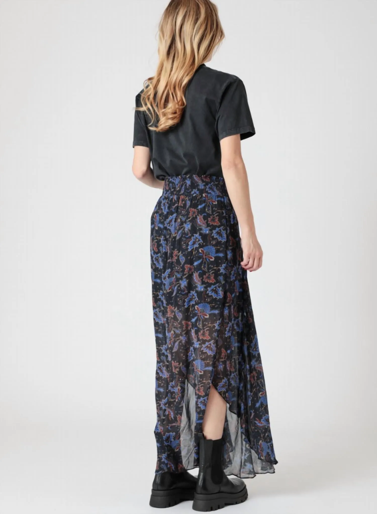 Smocked Cut Long Skirt In Black/blue Floral