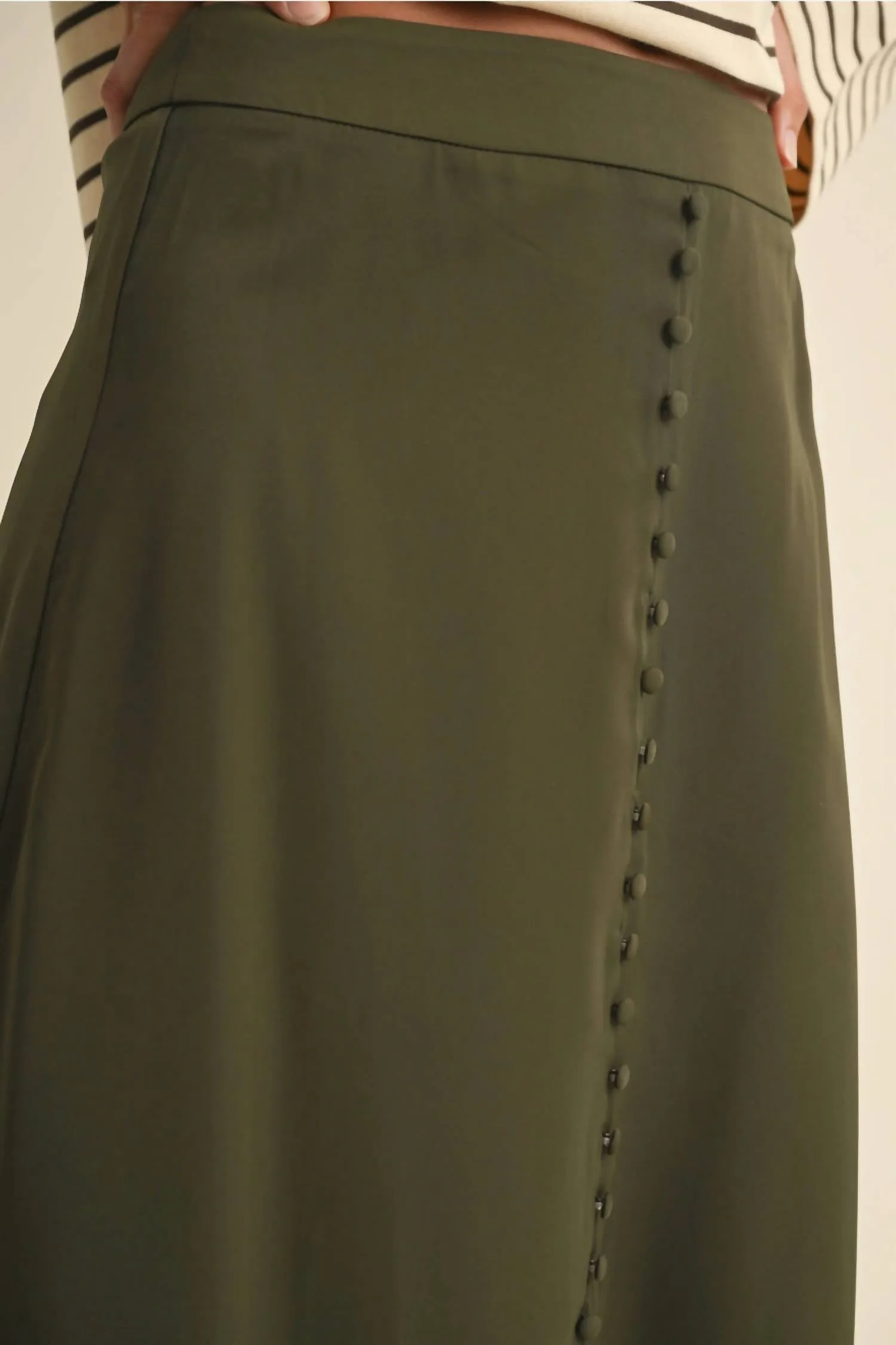 Syida Long Slit Skirt In Olive
