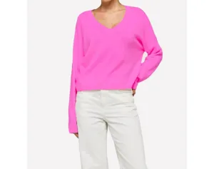 Talia V Neck In Diva Pink