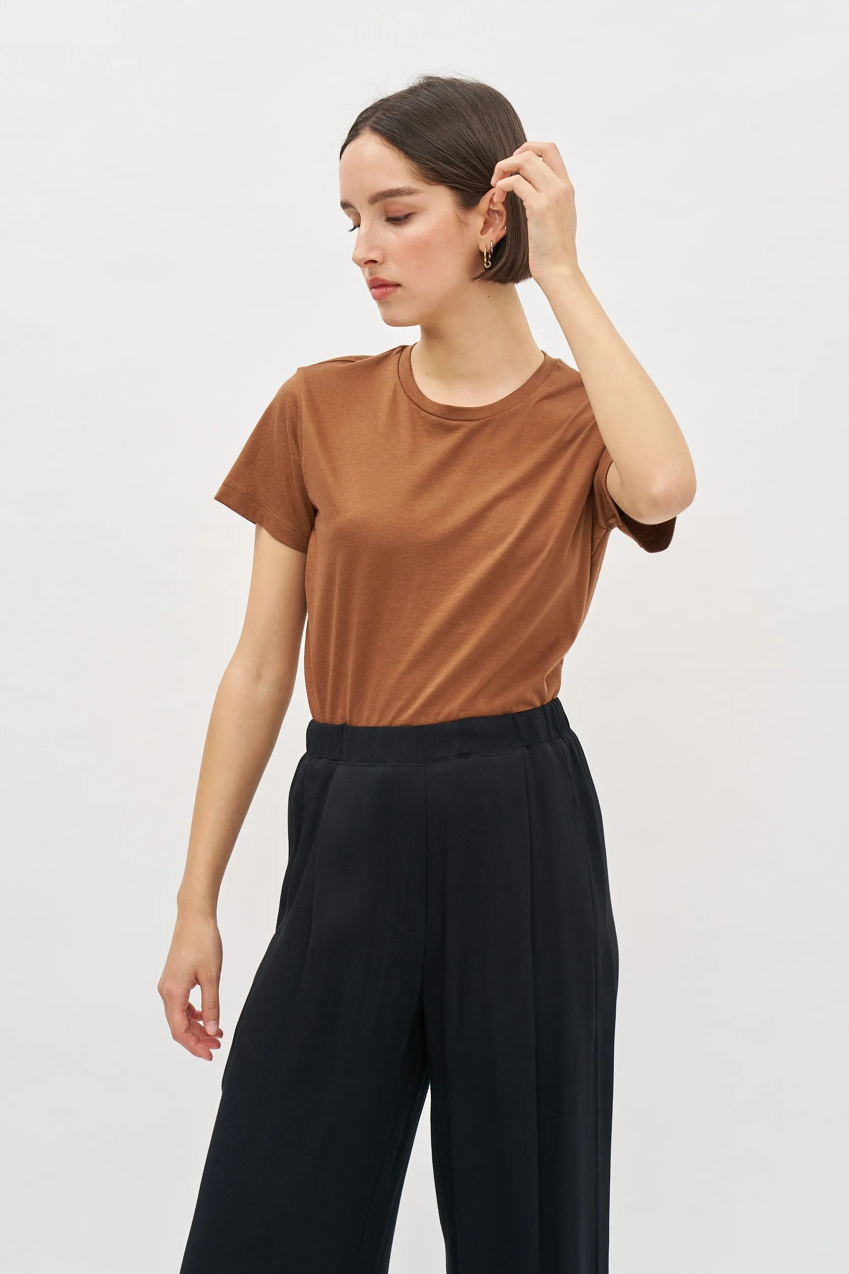 Tres Fitted T Brown